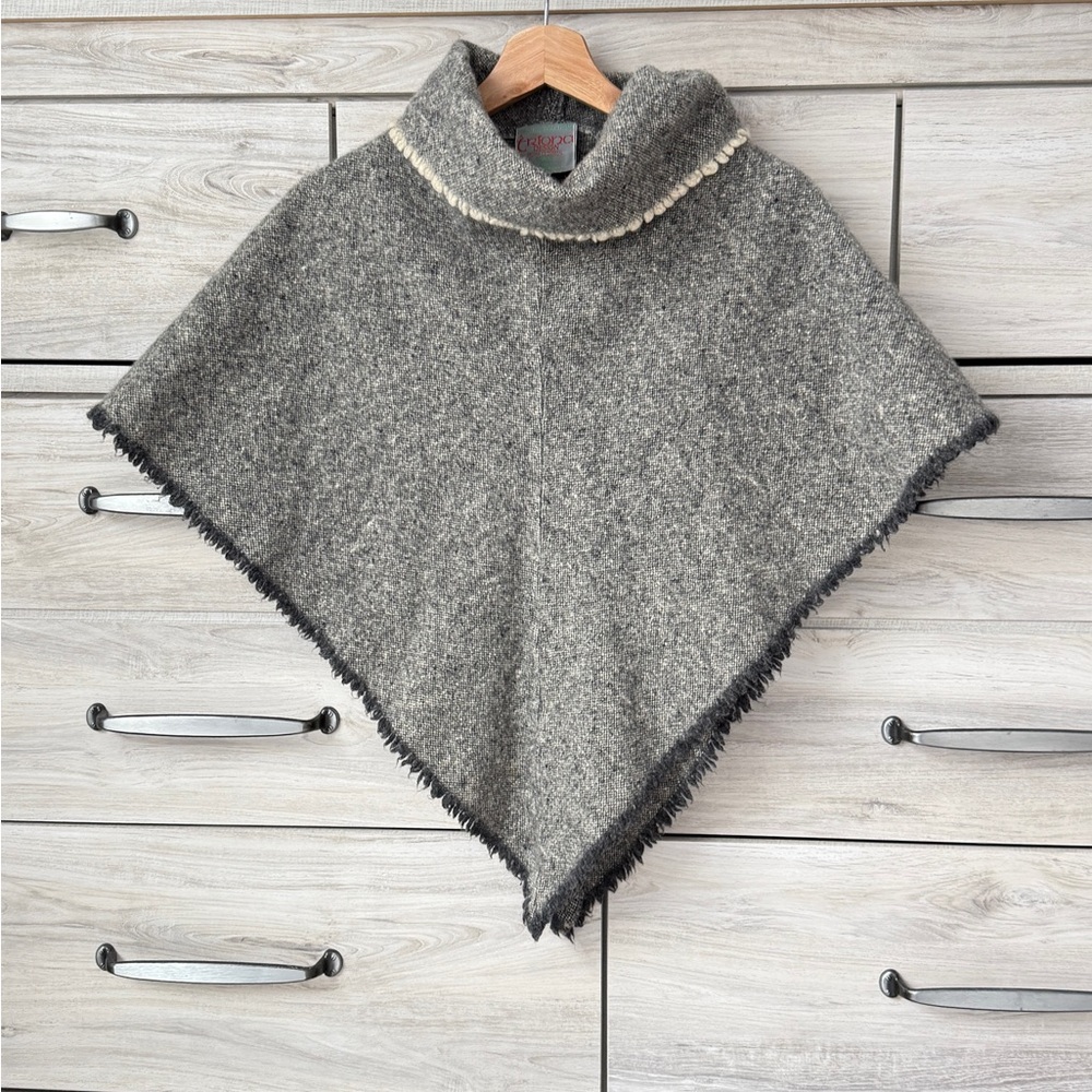 Irish wool hand woven poncho in beautiful gray color with soft fringes OS